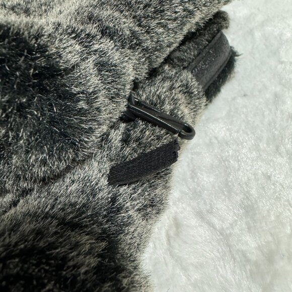 Bear Hands Fuzzy Paw Mittens W/ Non-Slip Grip & Thinsulate Lining Black Faux Fur - Picture 7 of 8